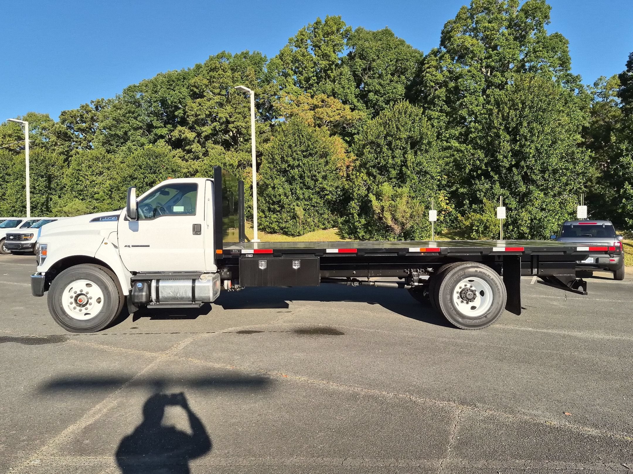 2027 Ford F-750SD Base
