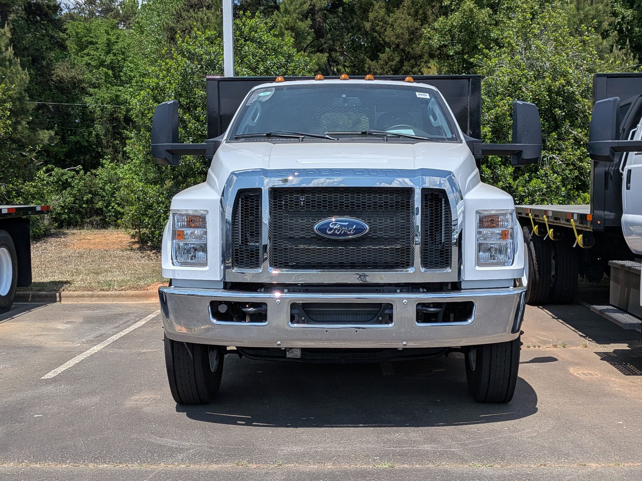 2027 Ford F-750SD Base
