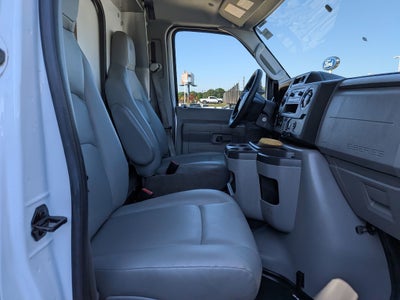 2024 Ford E-Series Cutaway Base