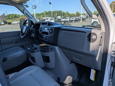 2024 Ford E-Series Cutaway Base