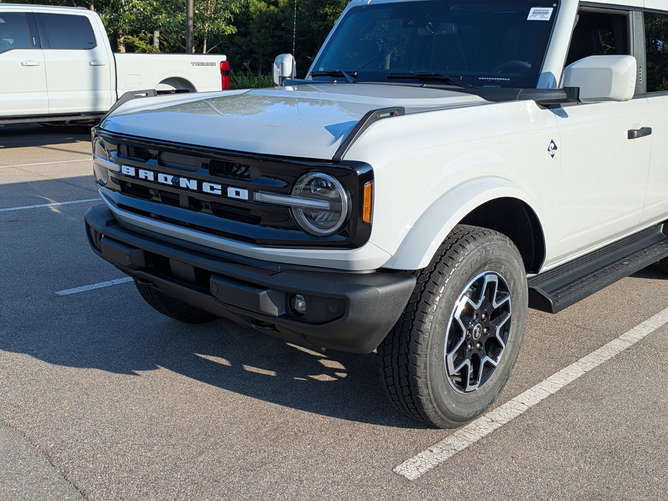2026 Ford Bronco Outer Banks Custom Wheels / Lift