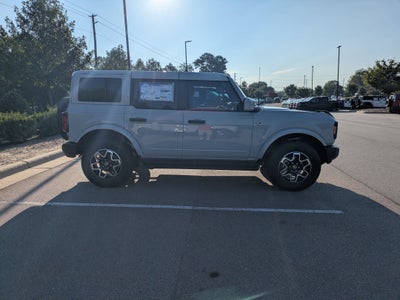 2026 Ford Bronco Outer Banks Custom Wheels / Lift