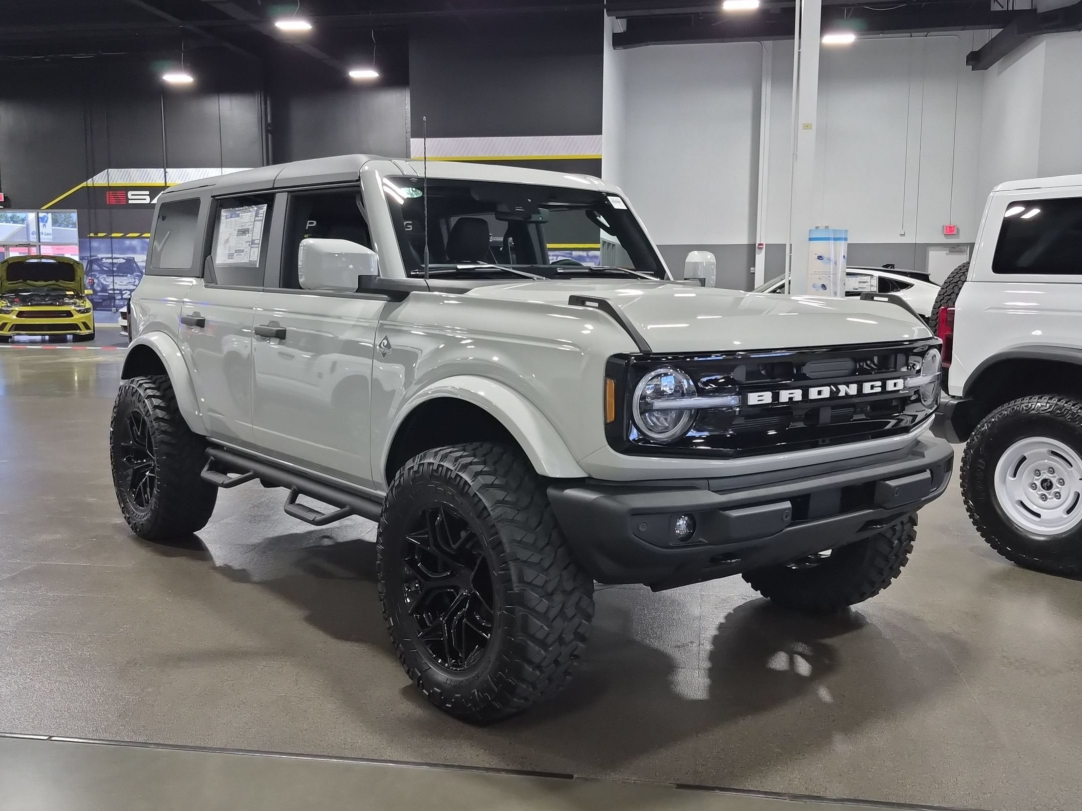 2026 Ford Bronco Outer Banks