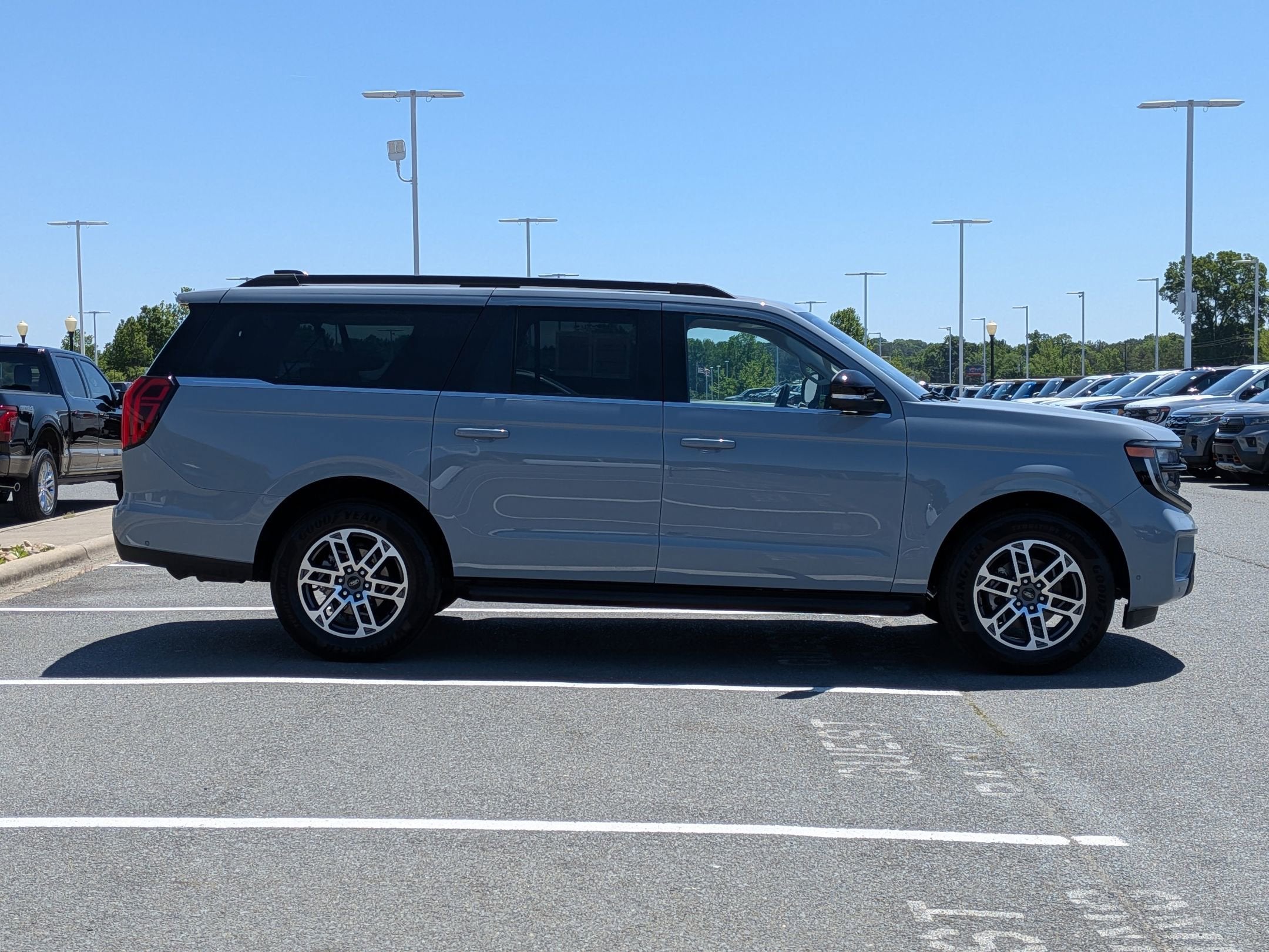 2025 Ford Expedition Max Active