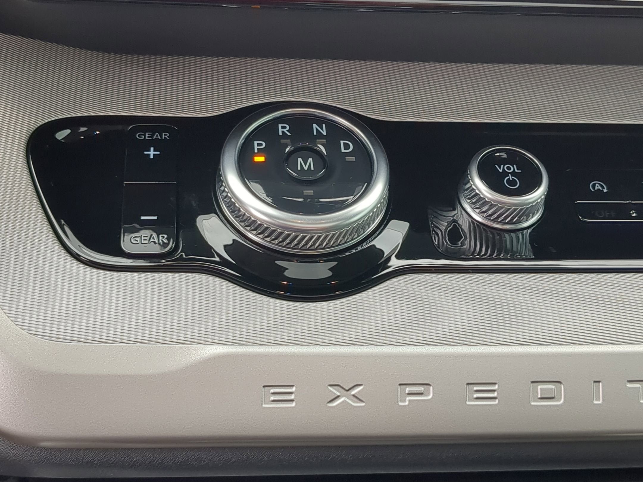 2025 Ford Expedition Max Active - Crossroads Courtesy Demo