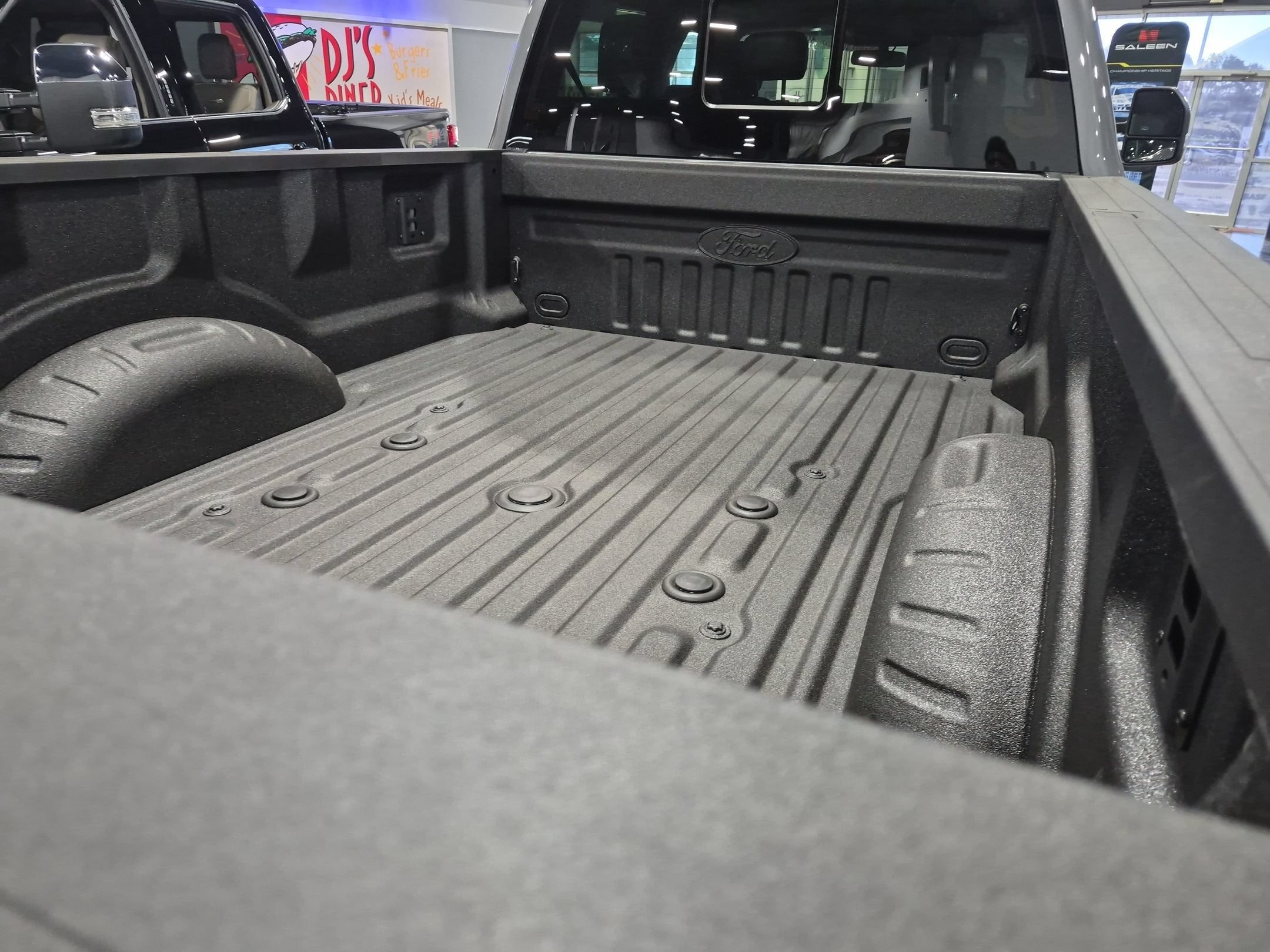 2026 Ford Super Duty F-350 SRW Platinum
