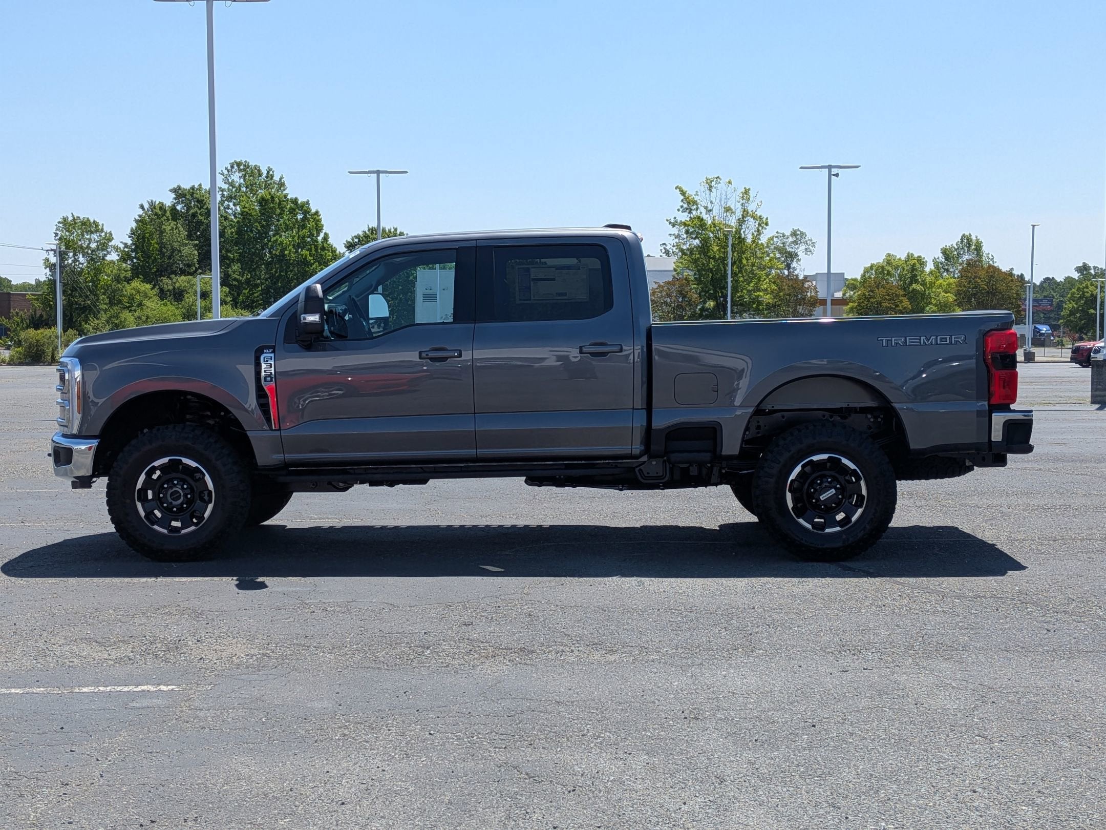 2026 Ford Super Duty F-350 SRW XLT