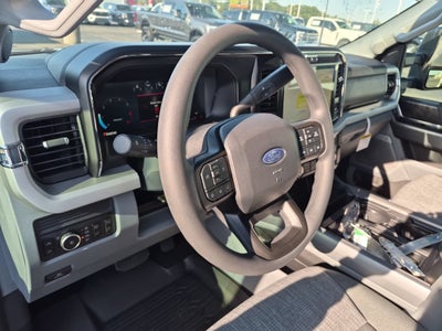 2027 Ford Super Duty F-350 SRW XLT