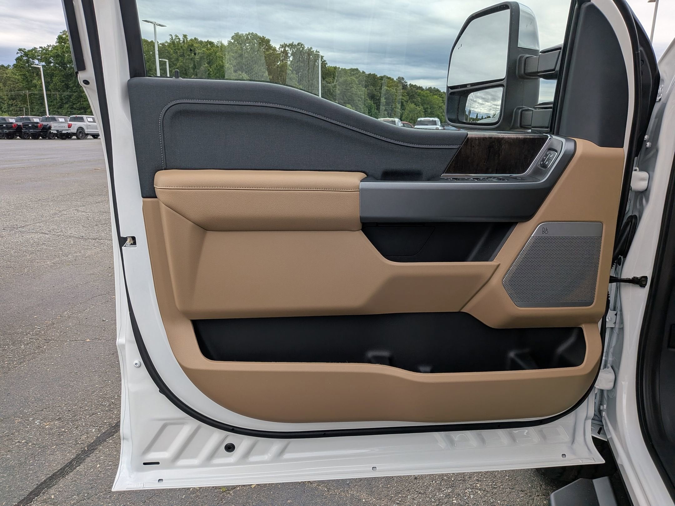 2026 Ford Super Duty F-350 SRW LARIAT