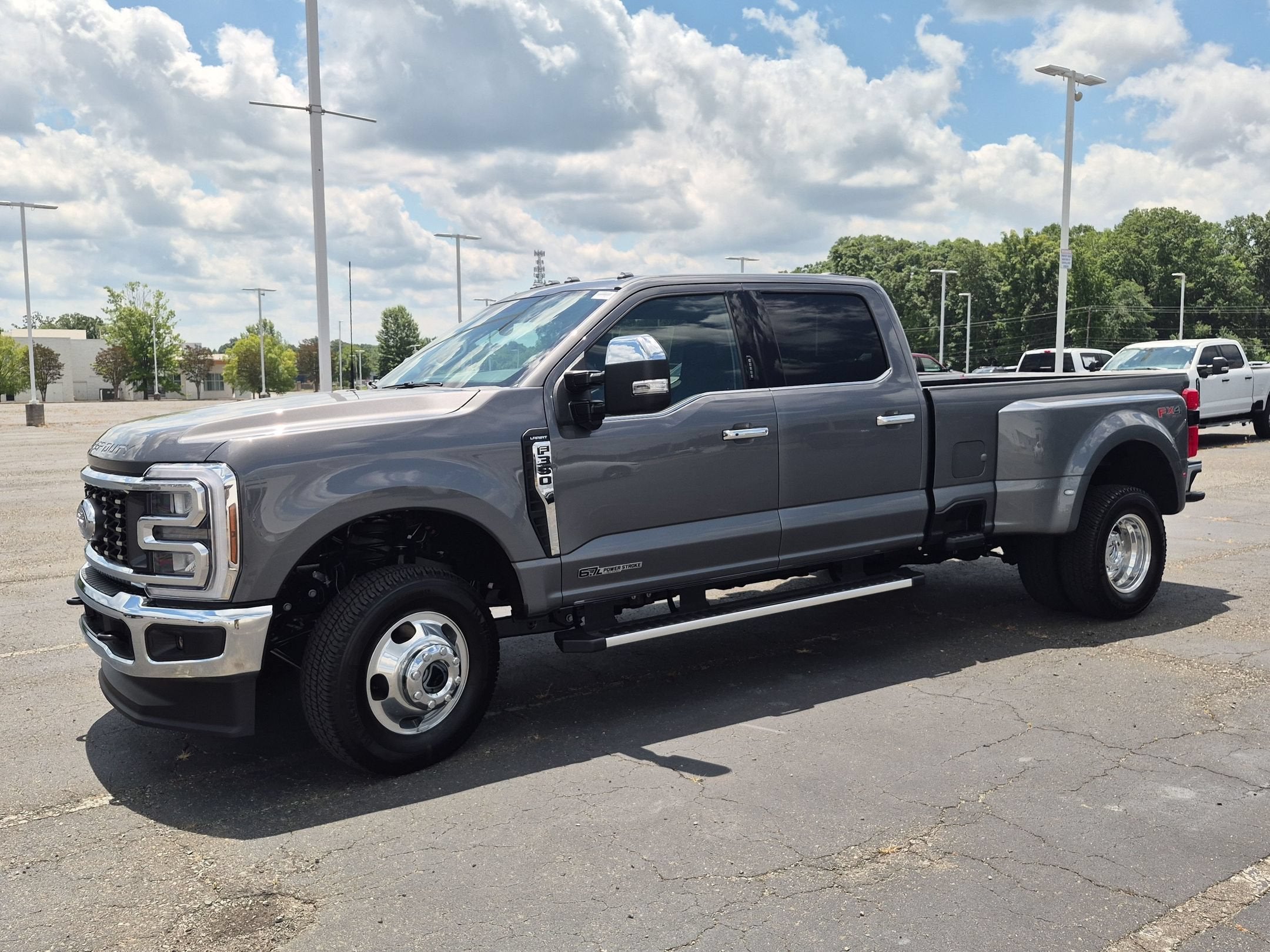 2026 Ford Super Duty F-350 DRW LARIAT