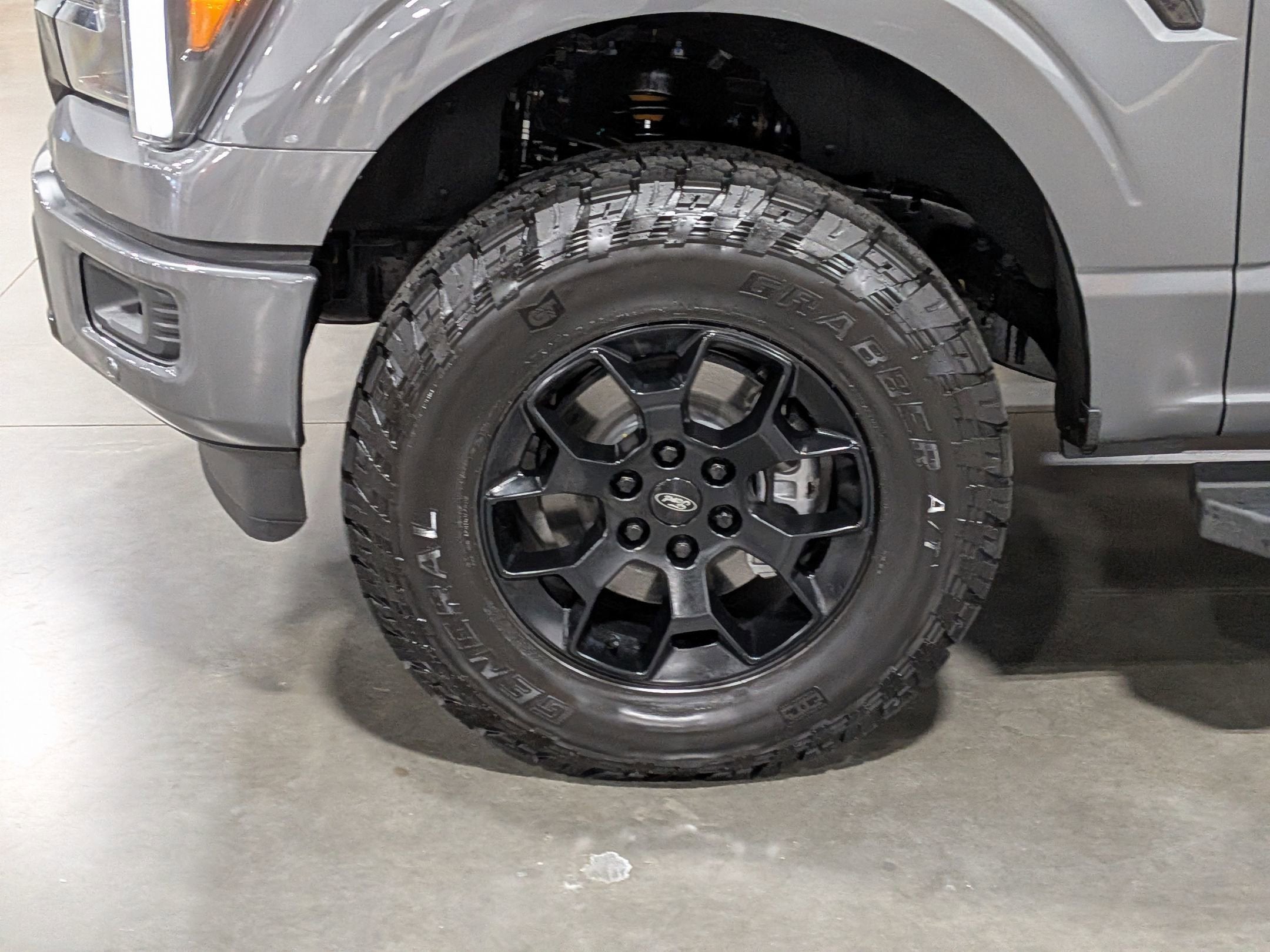 2025 Ford F-150 LARIAT Dark Trail