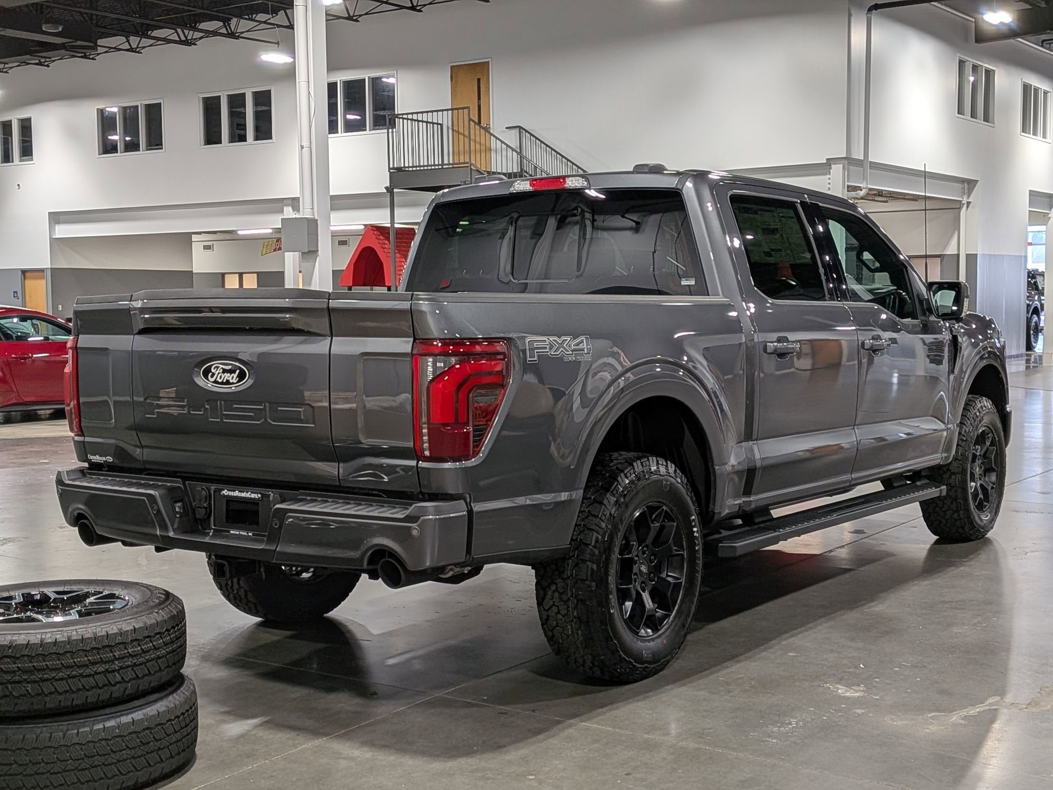 2025 Ford F-150 LARIAT Dark Trail