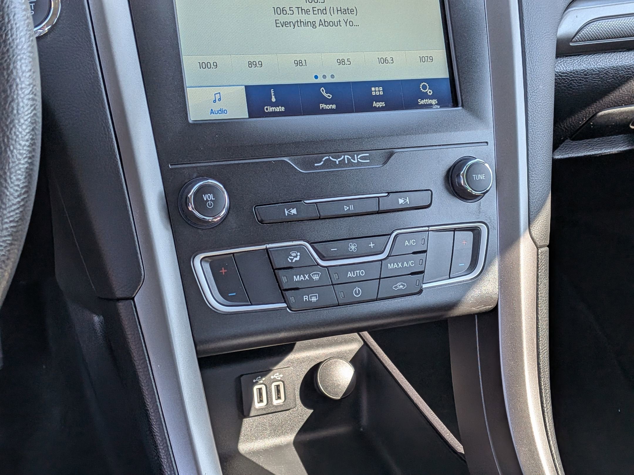 2020 Ford Fusion SE
