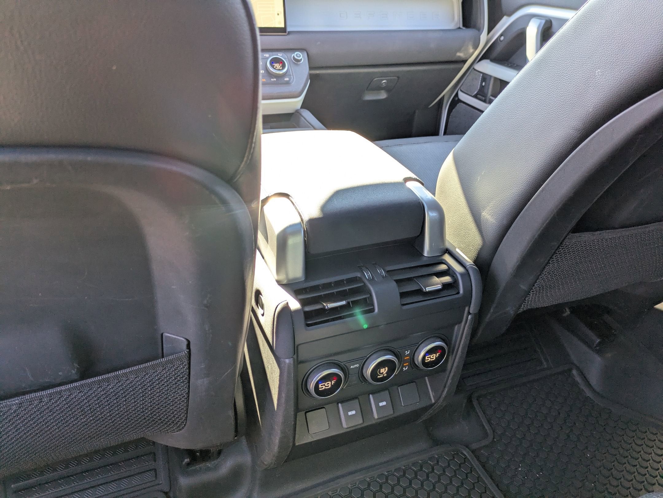 2023 Land Rover Defender X-Dynamic SE