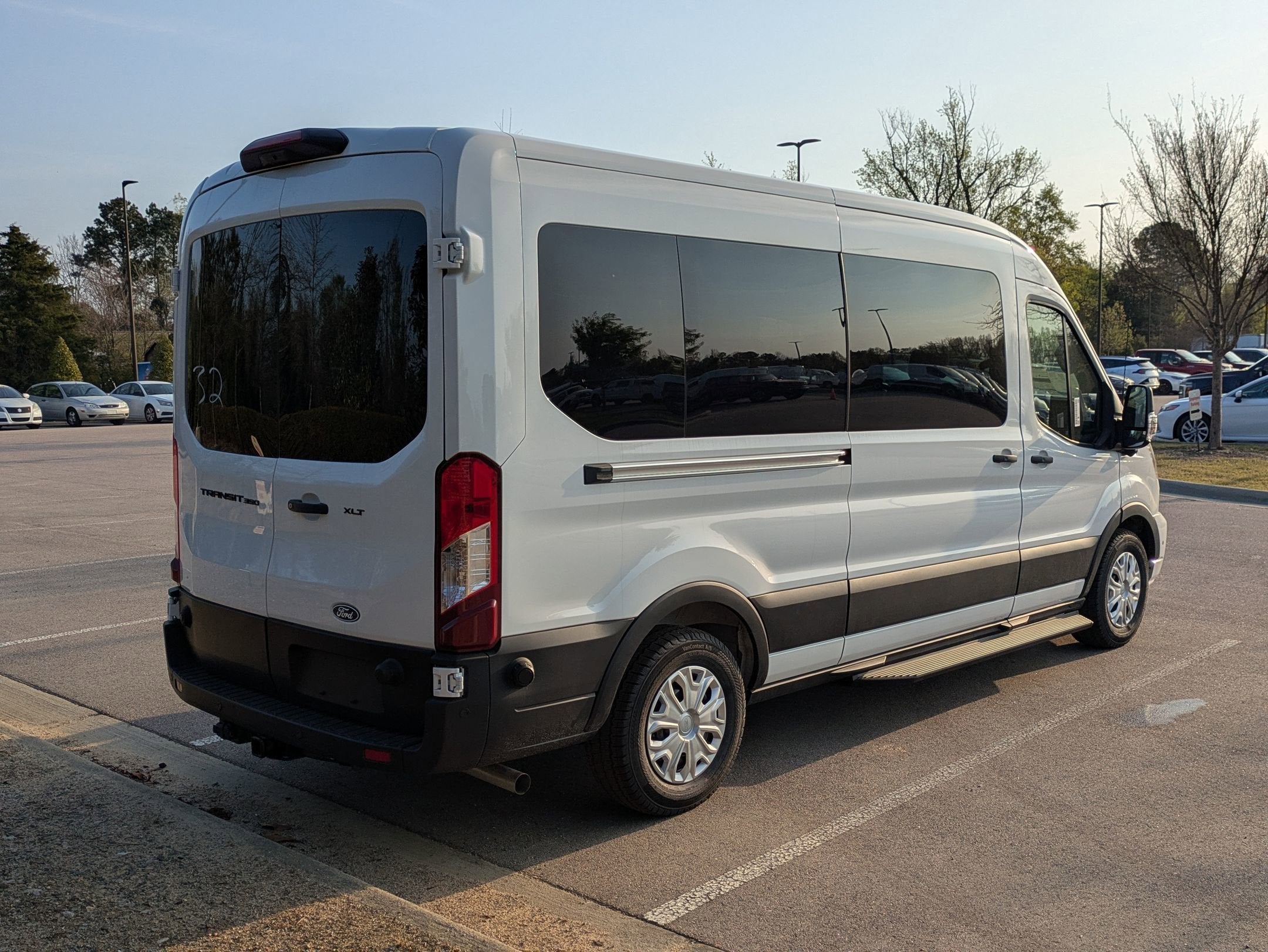2026 Ford Transit Passenger Wagon XLT