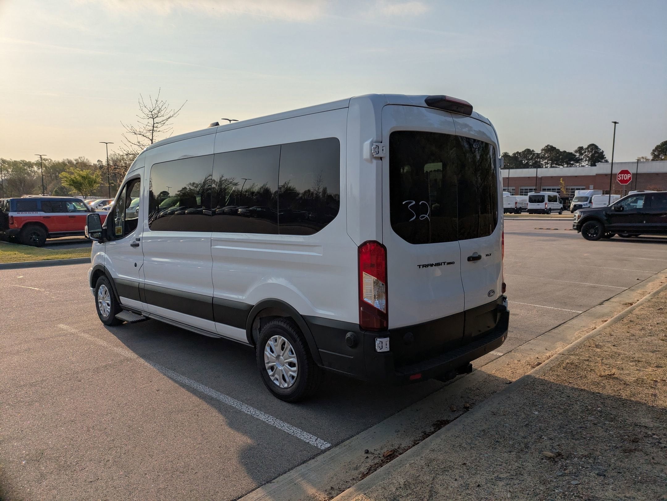 2026 Ford Transit Passenger Wagon XLT