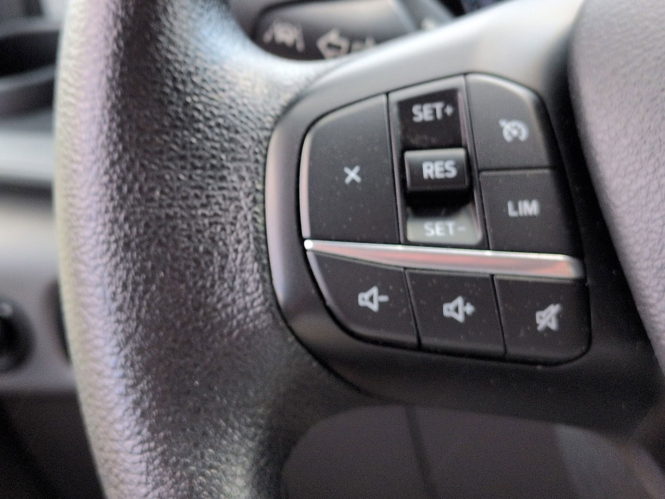 2024 Ford Transit Passenger Wagon XLT