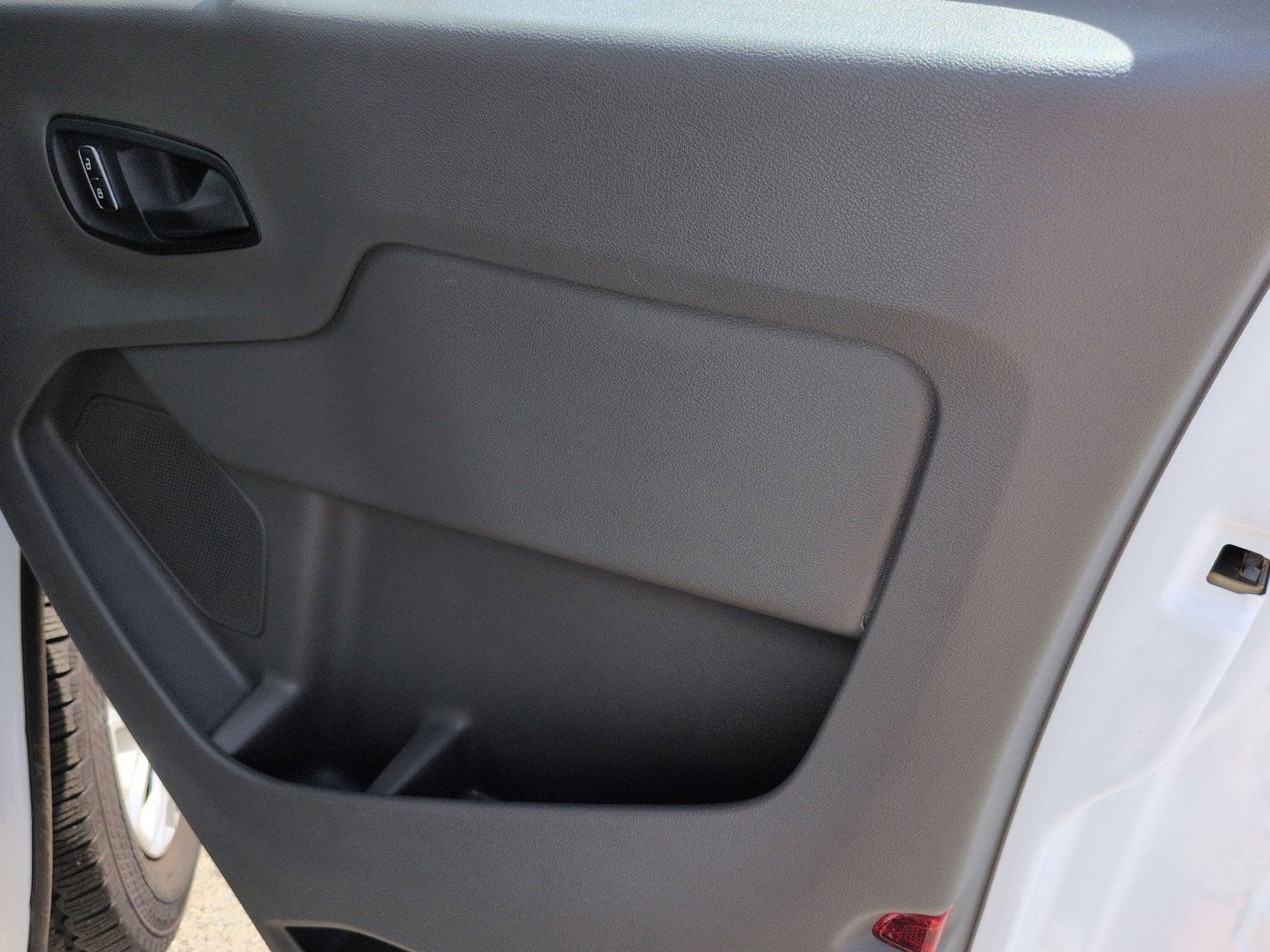 2024 Ford Transit Passenger Wagon XLT