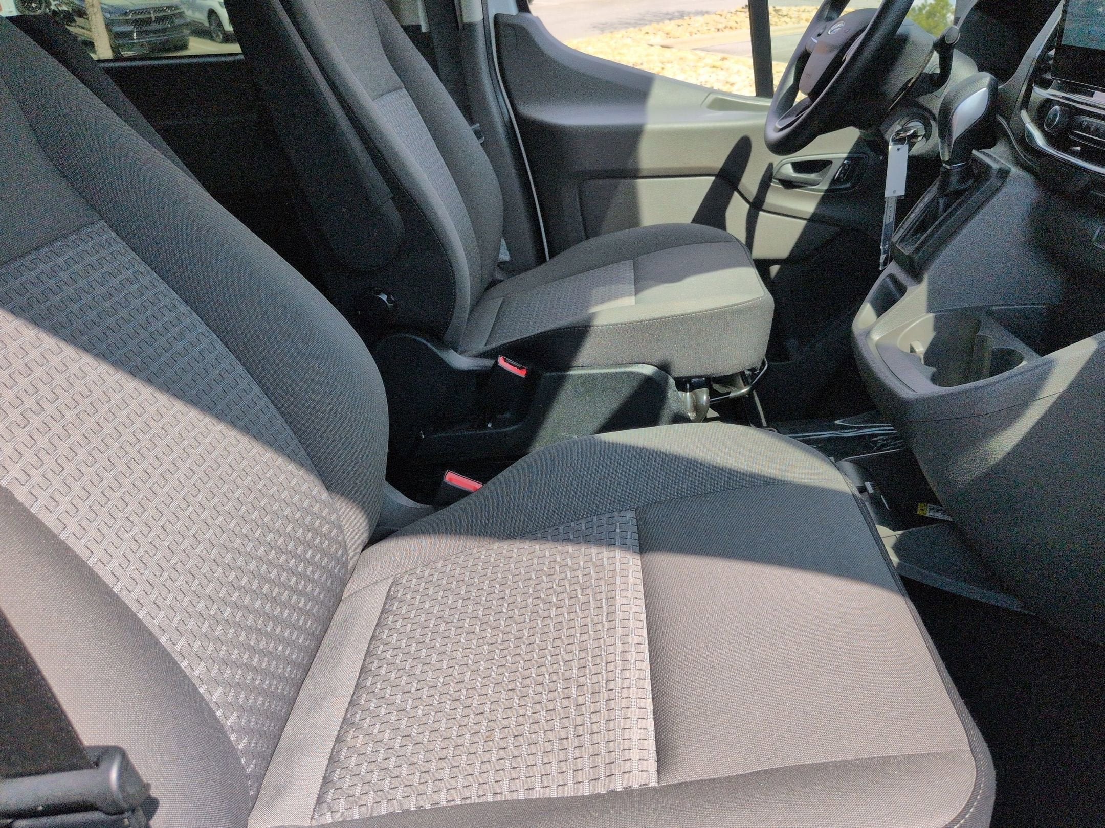 2024 Ford Transit Passenger Wagon XLT