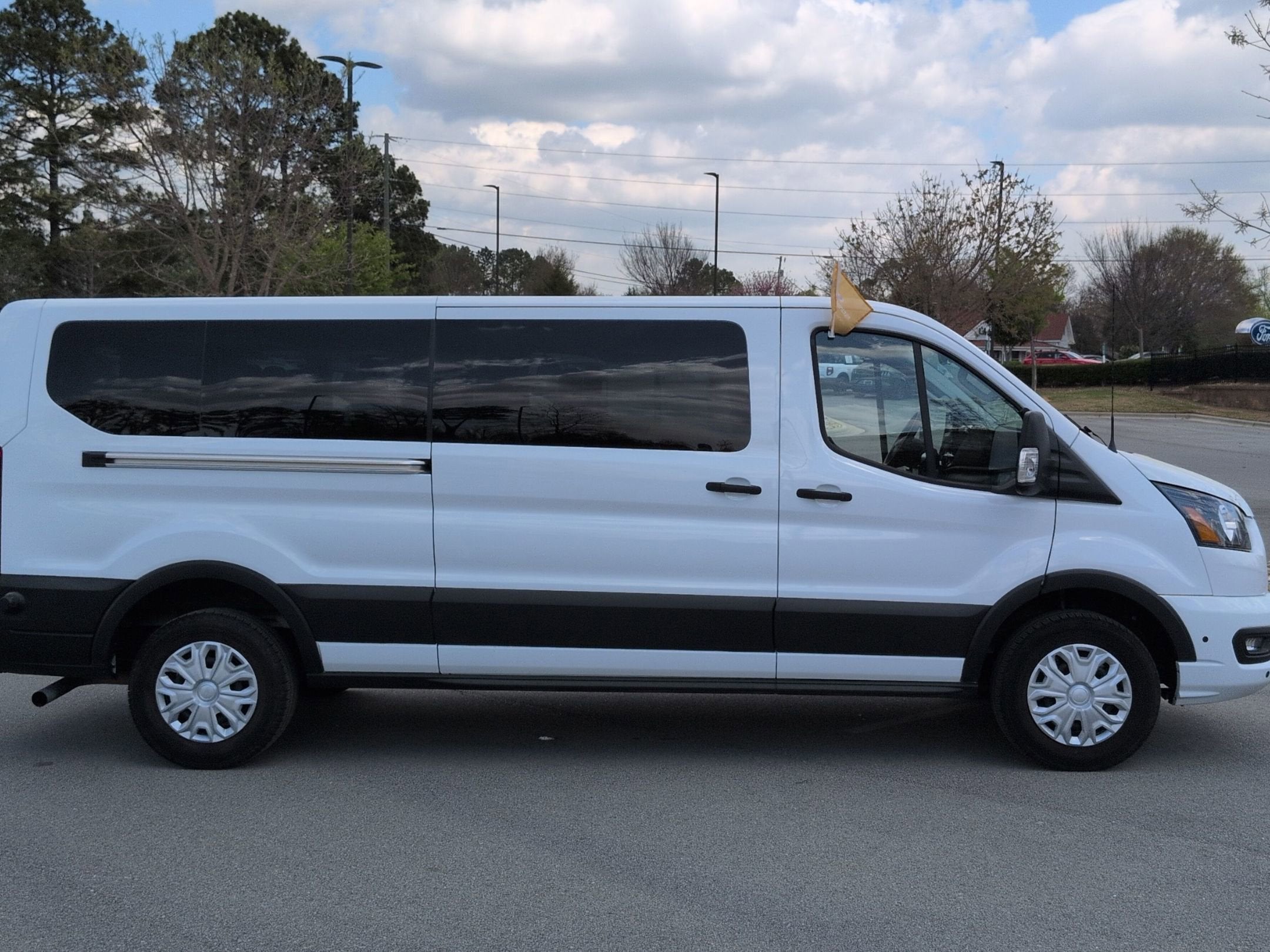 2024 Ford Transit Passenger Wagon XLT