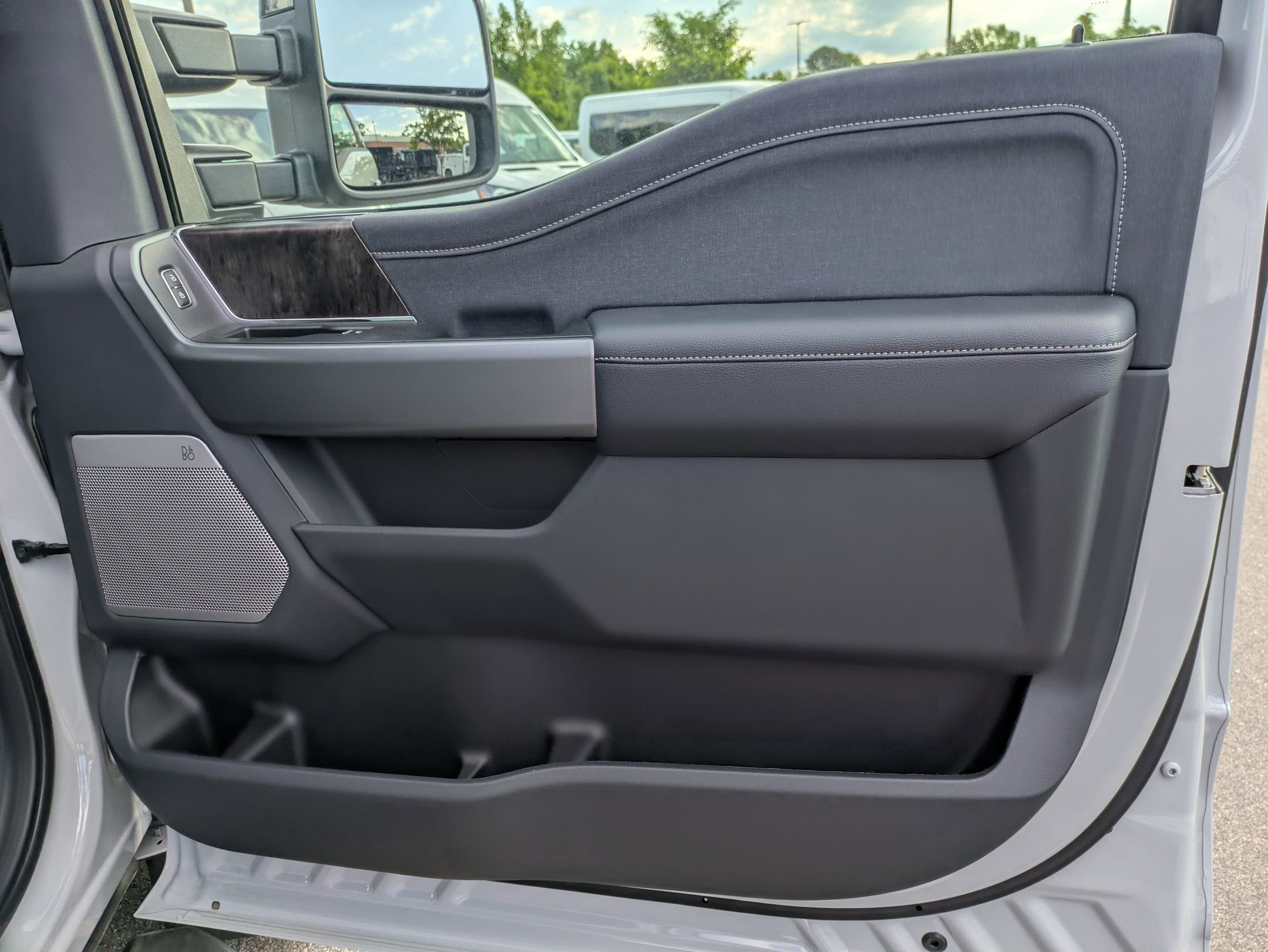 2026 Ford Super Duty F-450 DRW LARIAT