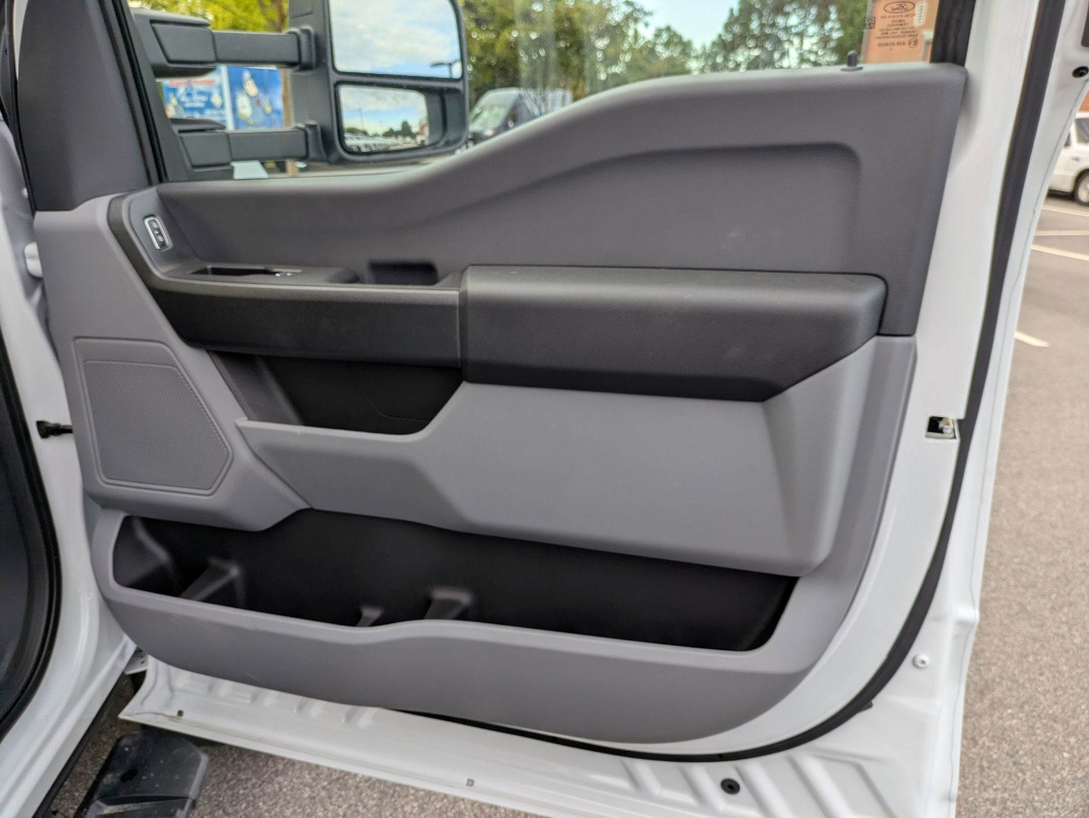 2025 Ford Super Duty F-550 DRW XL