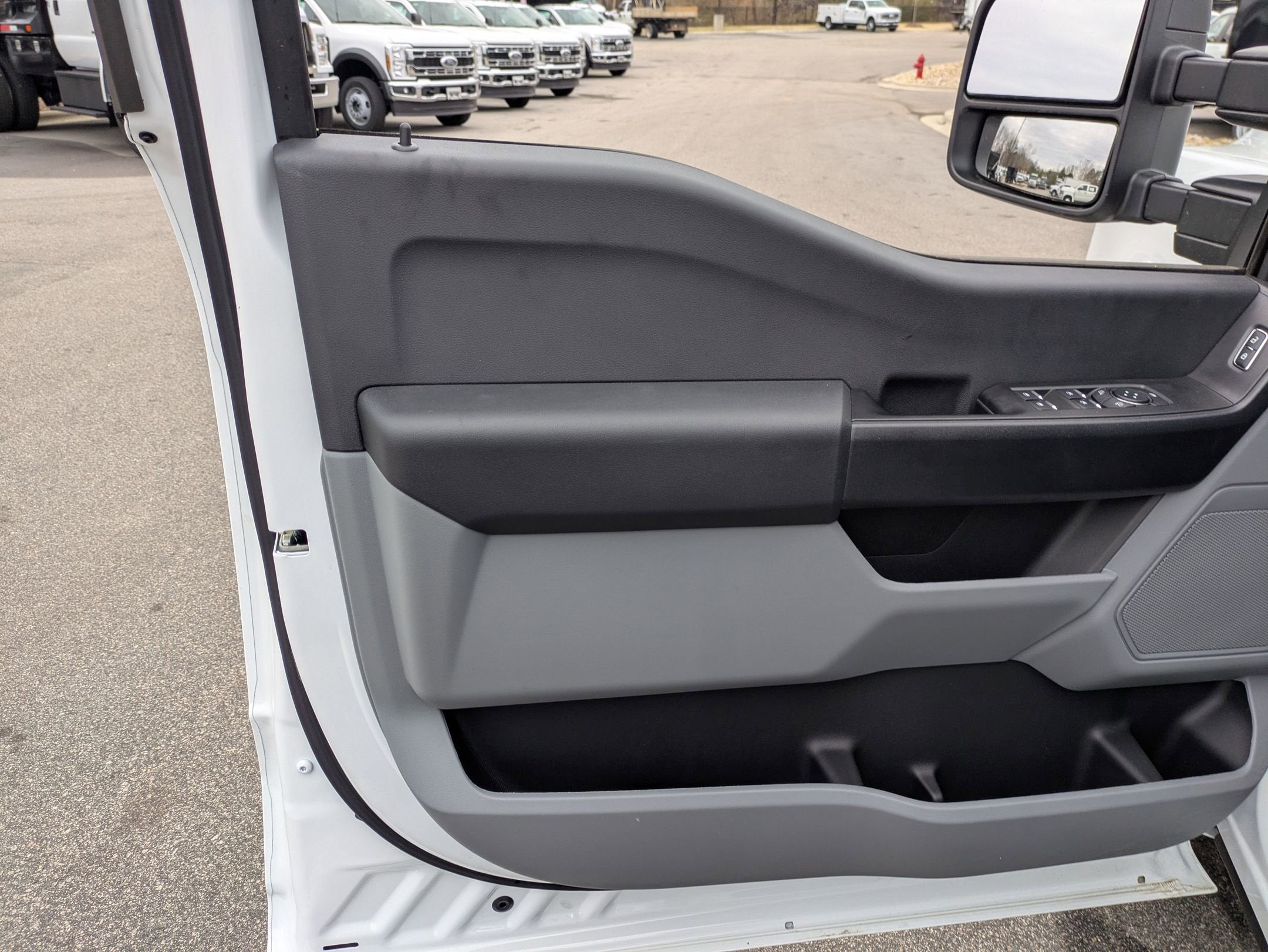 2025 Ford Super Duty F-350 SRW XL