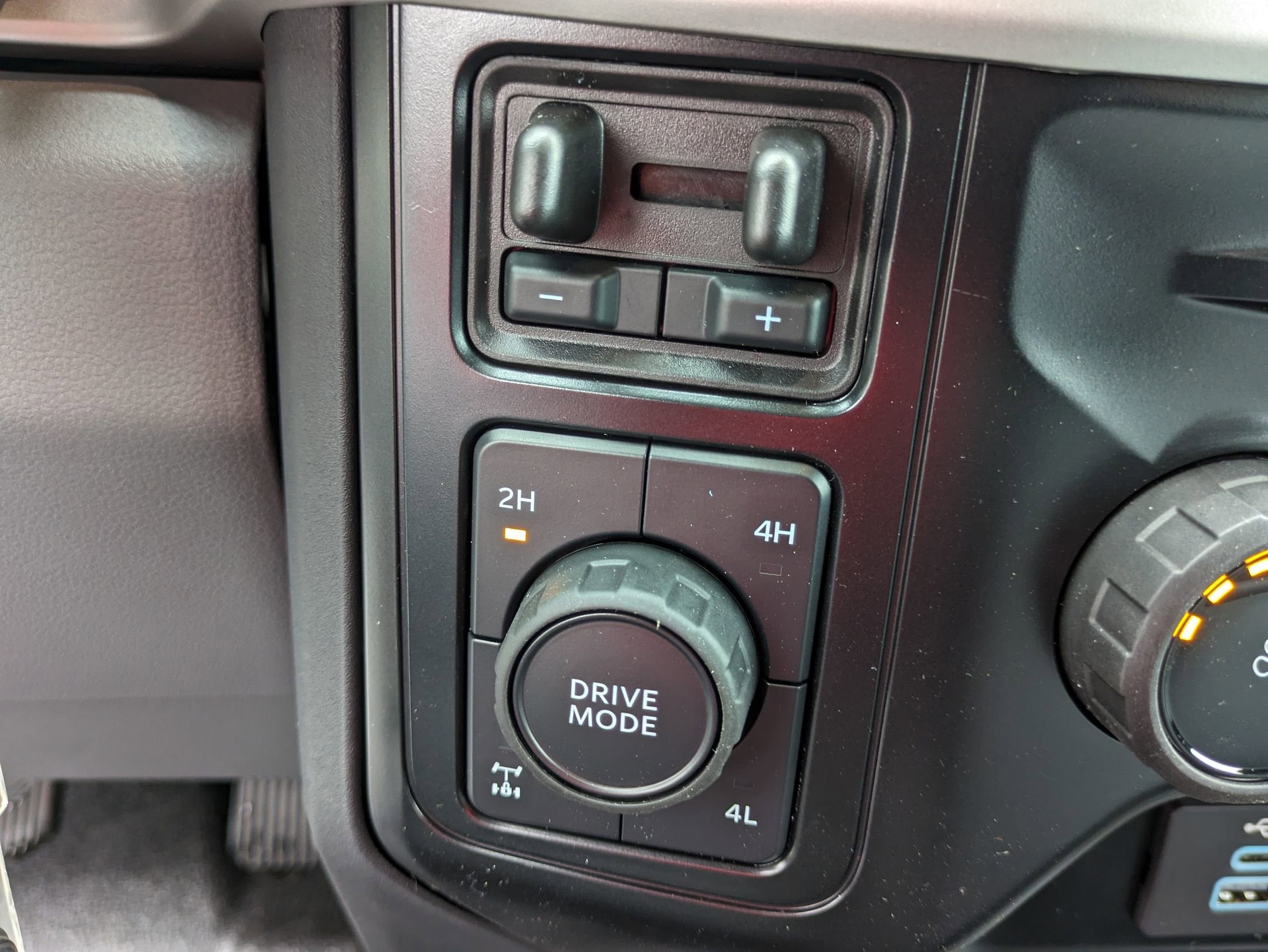 2025 Ford Super Duty F-350 SRW XL