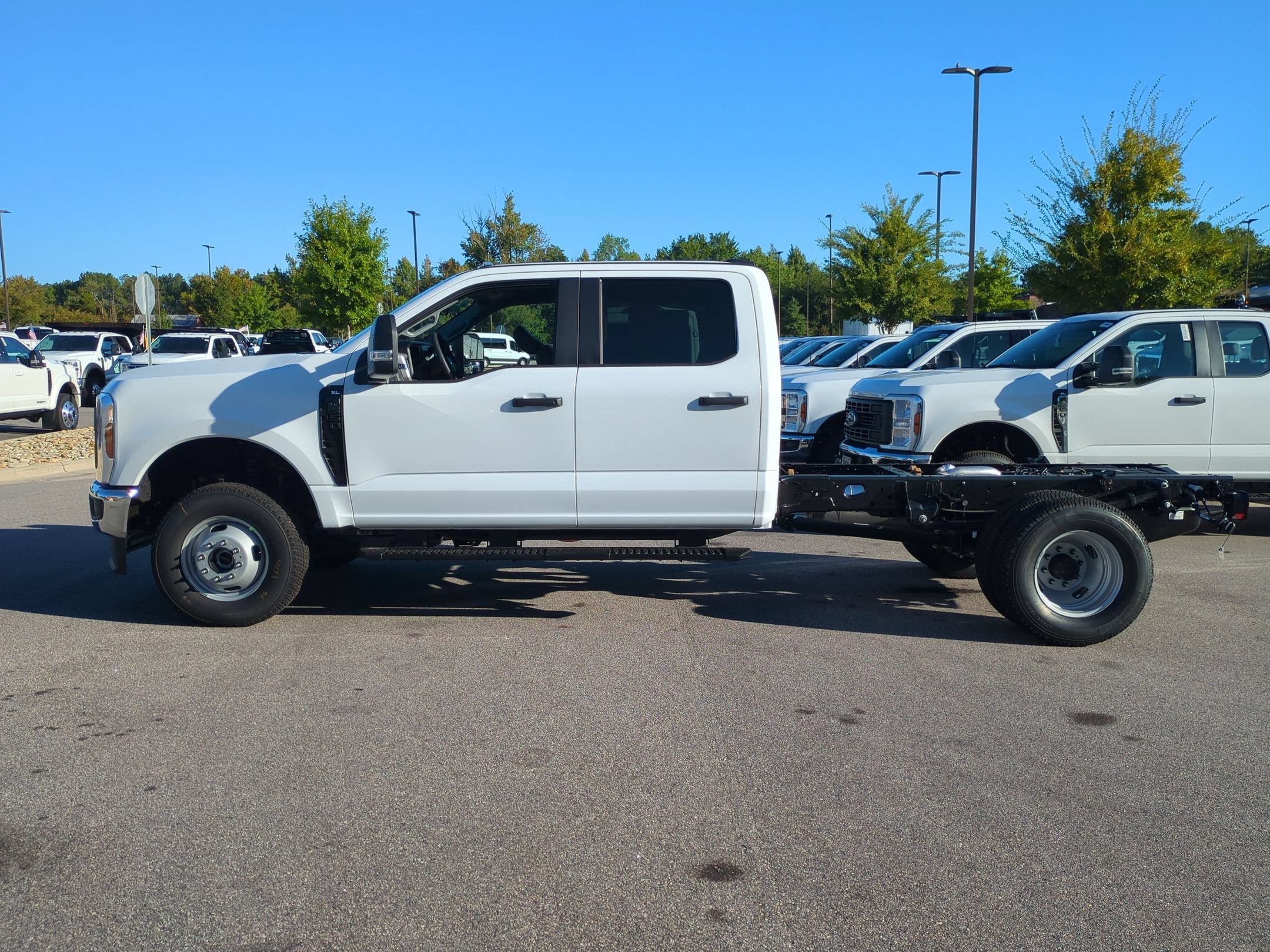 2027 Ford Super Duty F-350 DRW XL