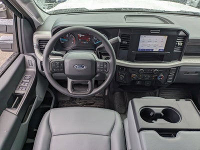 2025 Ford Super Duty F-550 DRW XL