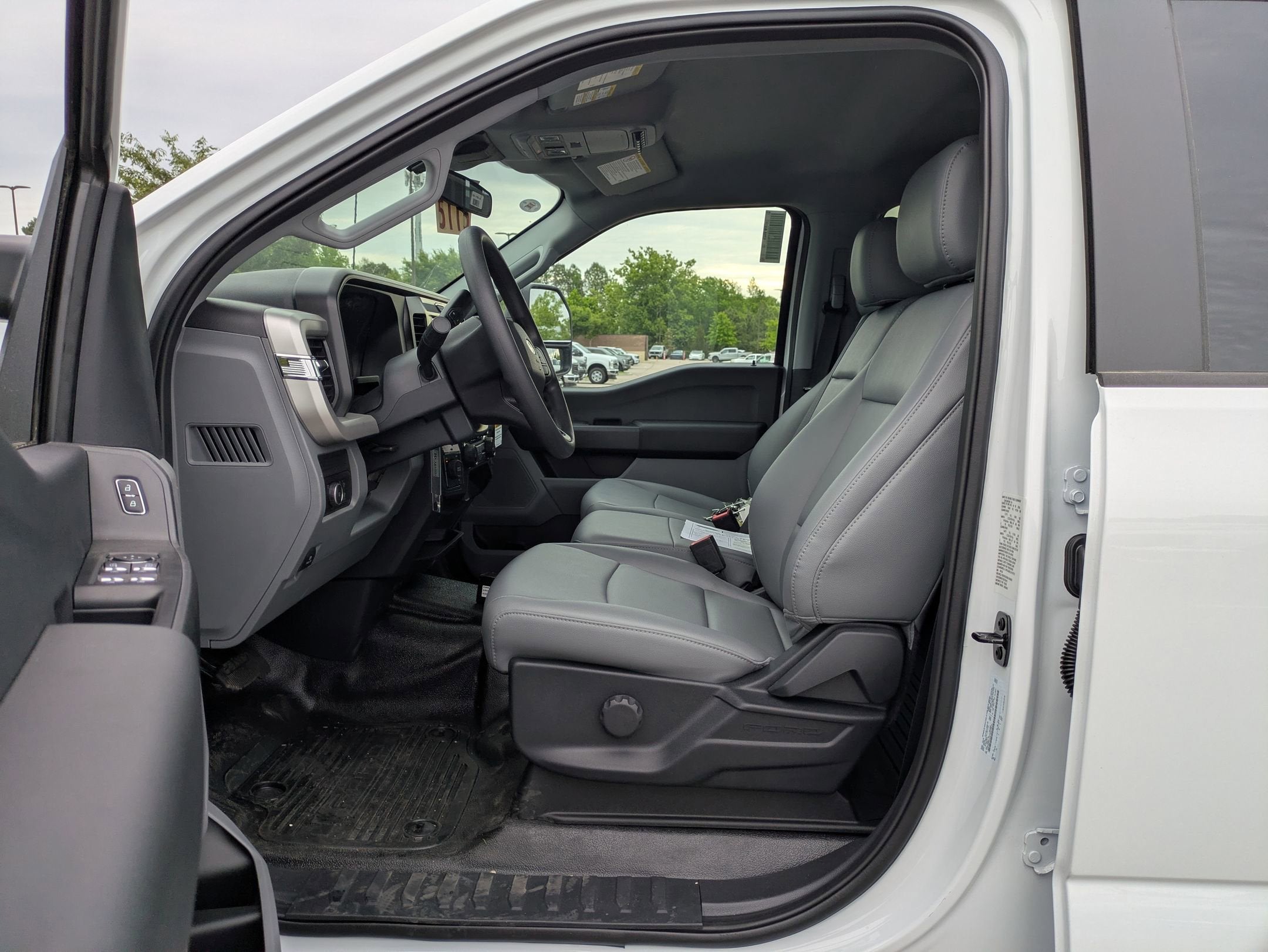 2026 Ford Super Duty F-550 DRW XL