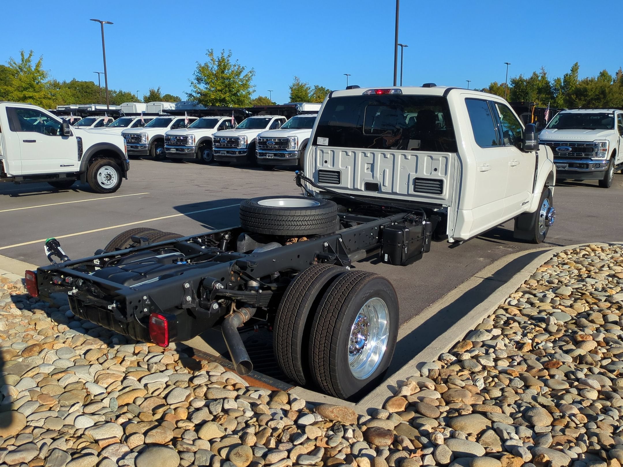2027 Ford Super Duty F-550 DRW Platinum