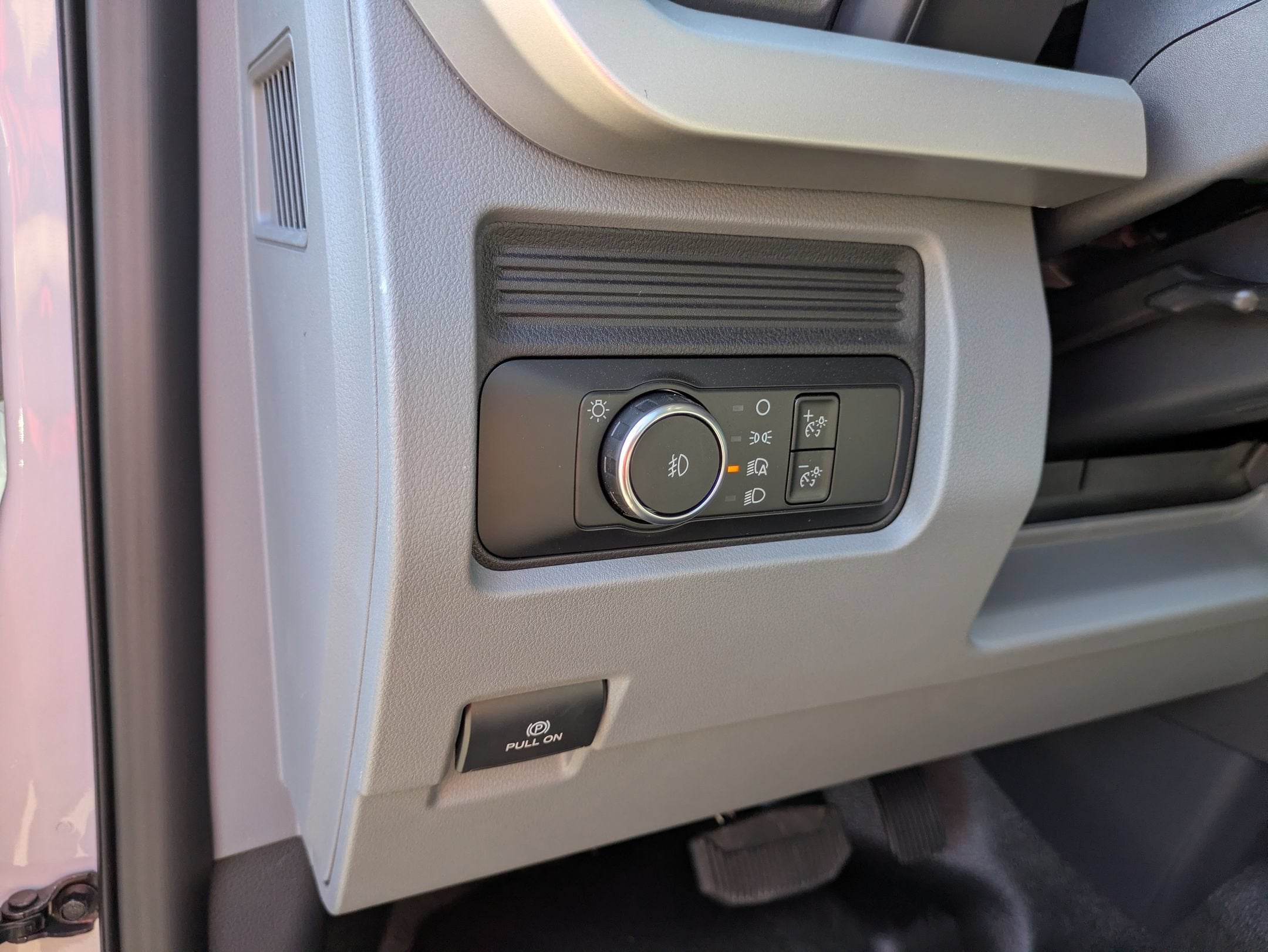 2027 Ford Super Duty F-550 DRW XL