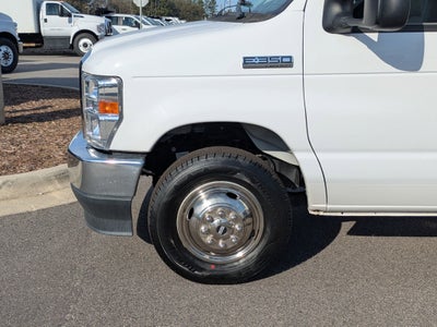 2021 Ford E-Series Cutaway Base