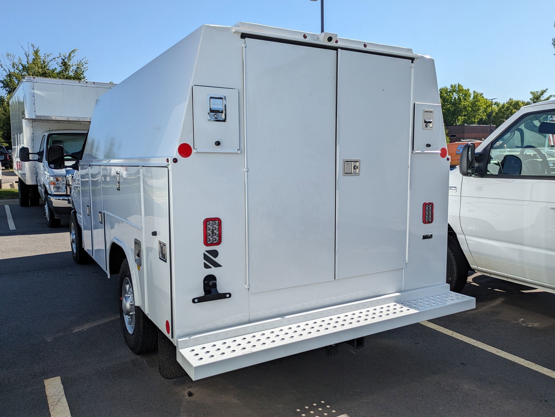 2026 Ford E-Series Cutaway E-350 SRW 138" WB