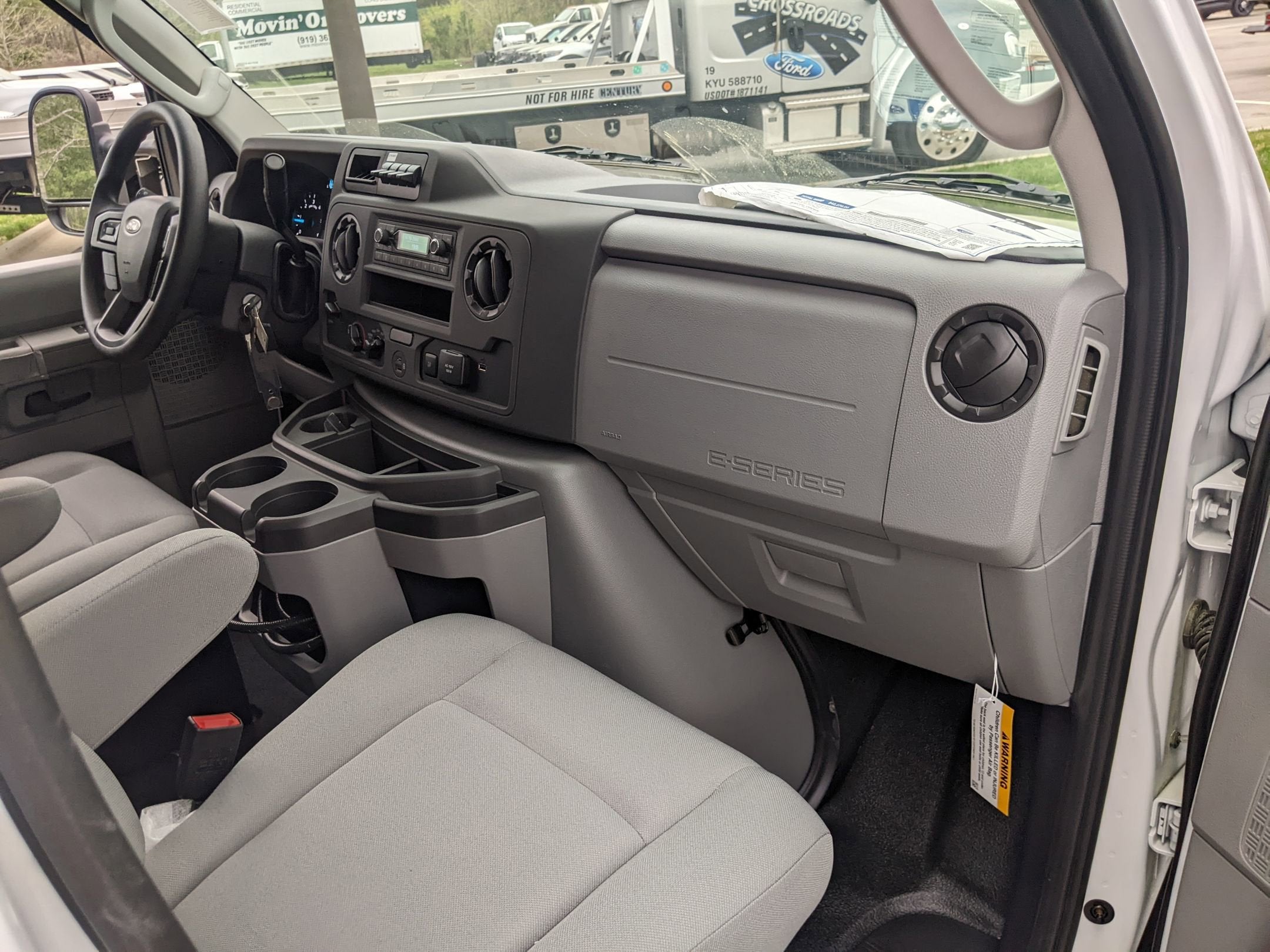 2025 Ford E-Series Cutaway E-350 SRW 138" WB