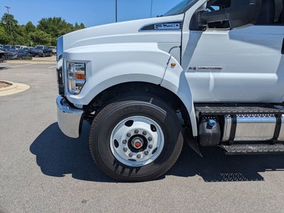 2027 Ford F-750SD Base