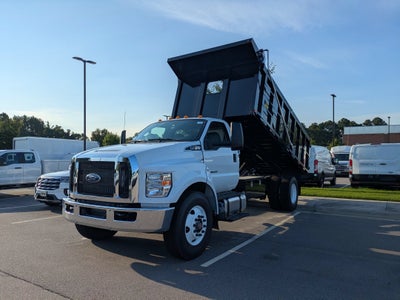 2027 Ford F-750SD Base