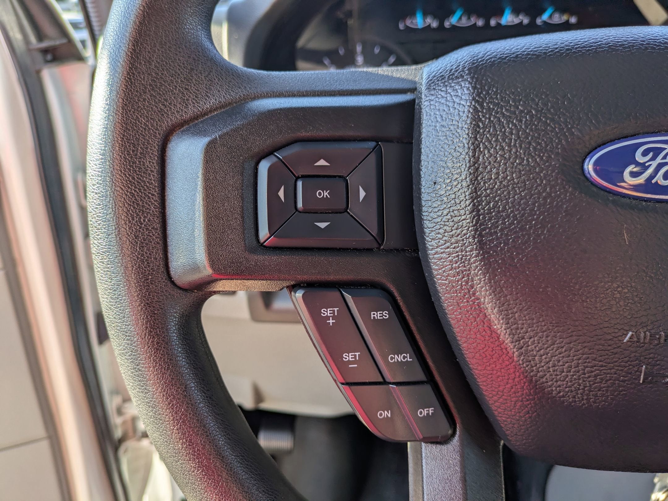 2024 Ford E-Series Cutaway Base