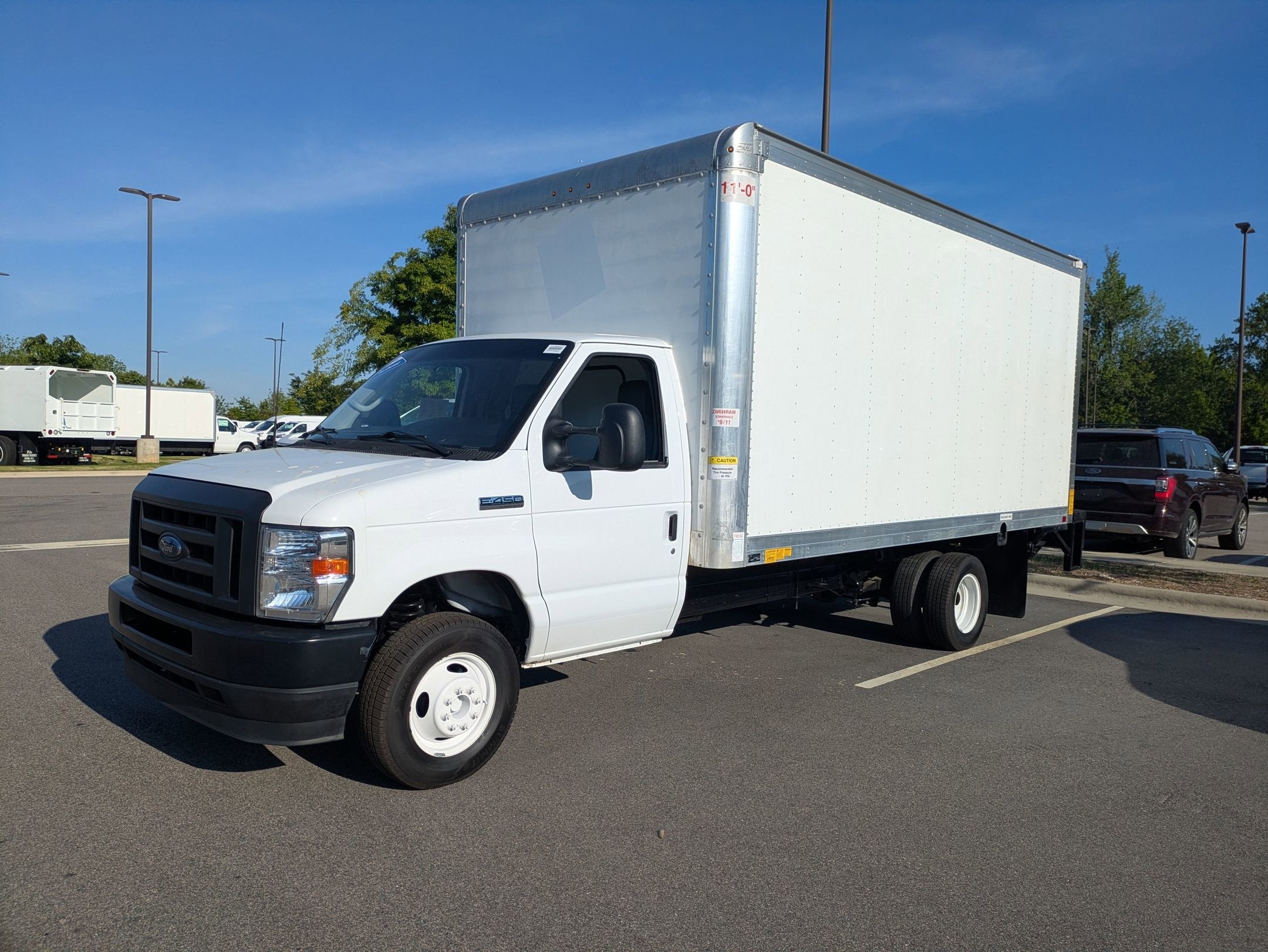 2024 Ford E-Series Cutaway Base