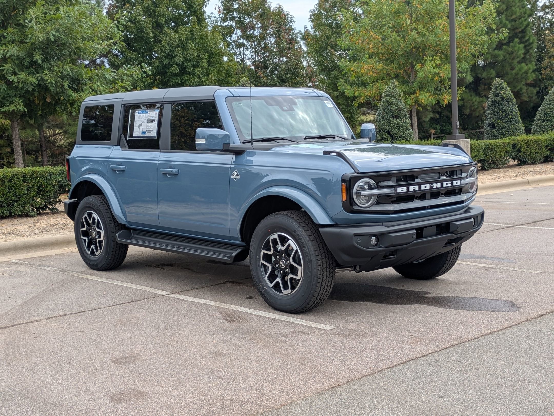 2025 Ford Bronco Outer Banks
