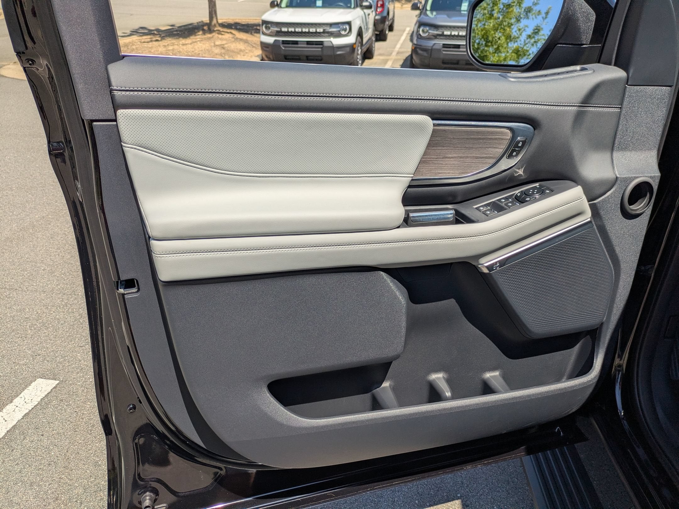 2026 Ford Expedition Max Platinum - Crossroads Manager Demo