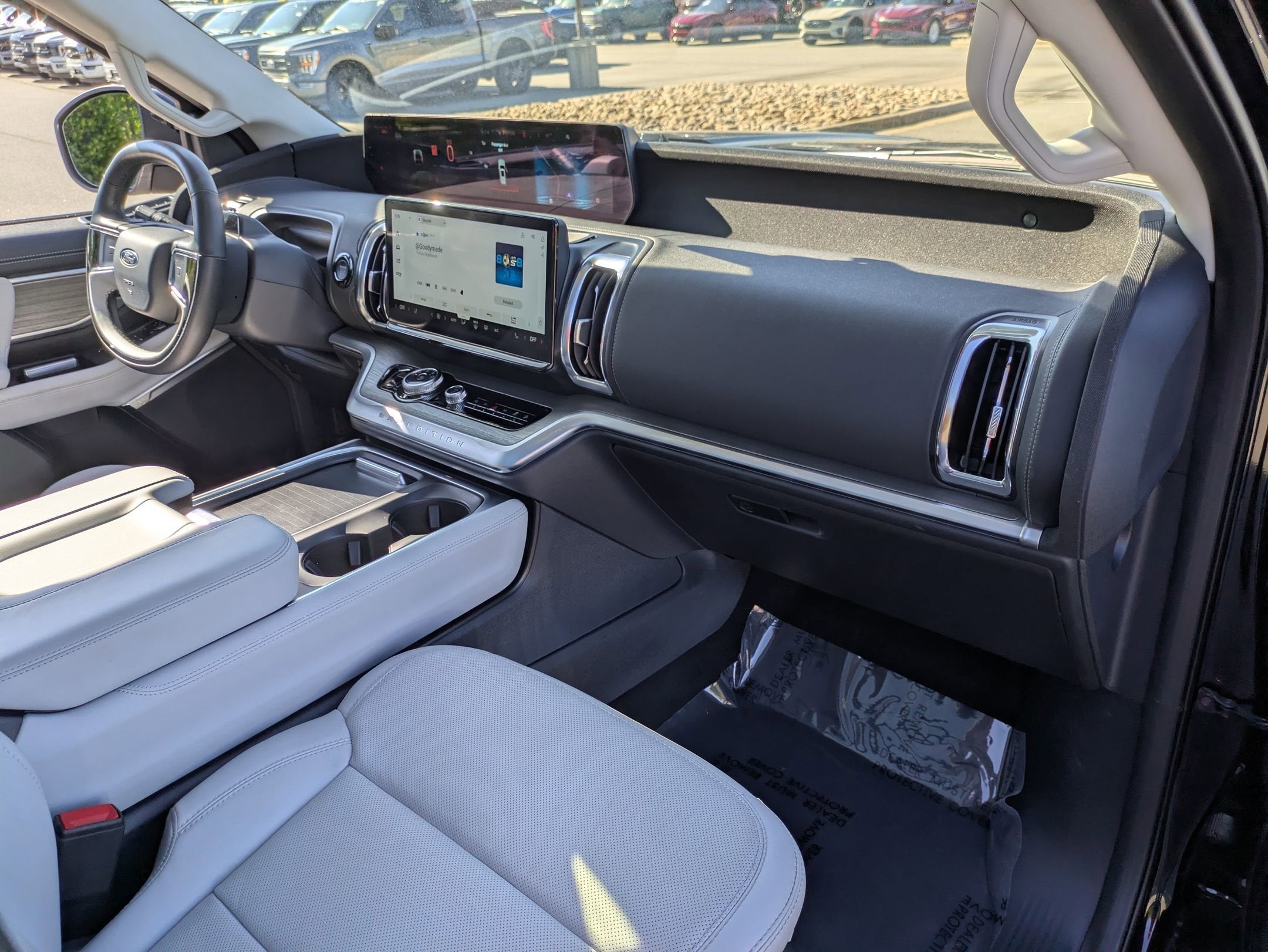 2025 Ford Expedition Platinum