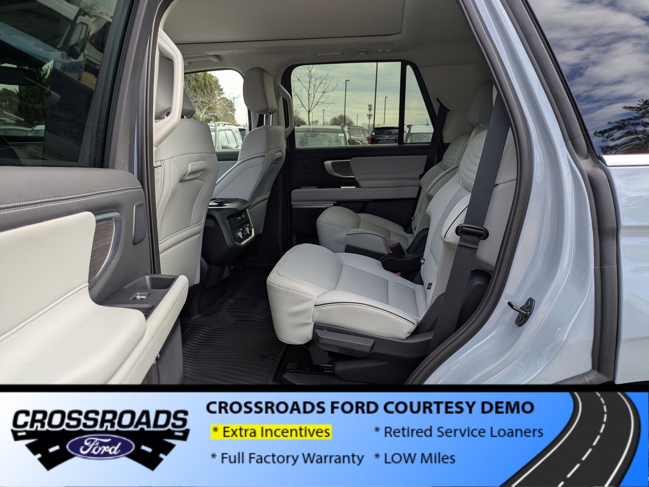 2025 Ford Expedition Platinum - Crossroads Courtesy Demo