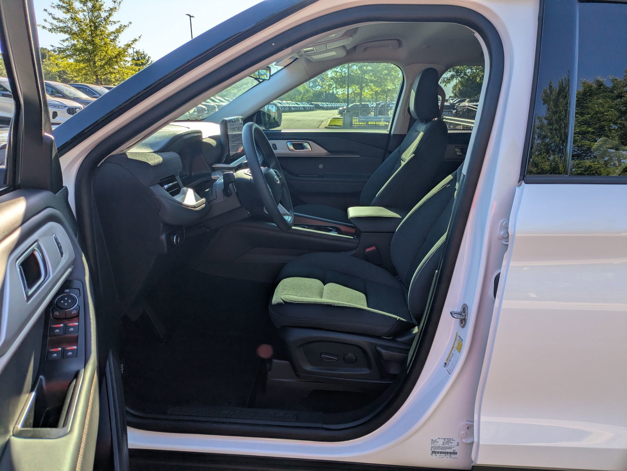 2026 Ford Explorer Active w/100A Pkg - Crossroads Courtesy Demo