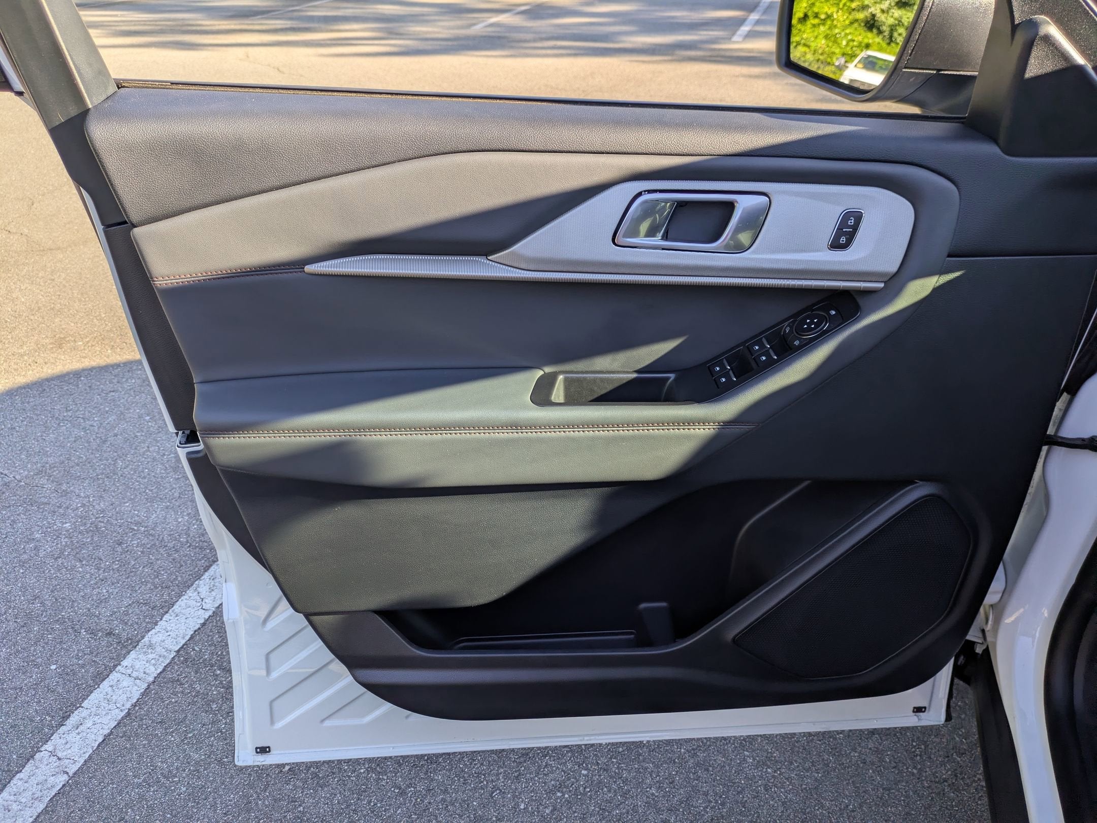 2026 Ford Explorer Active w/100A Pkg - Crossroads Courtesy Demo