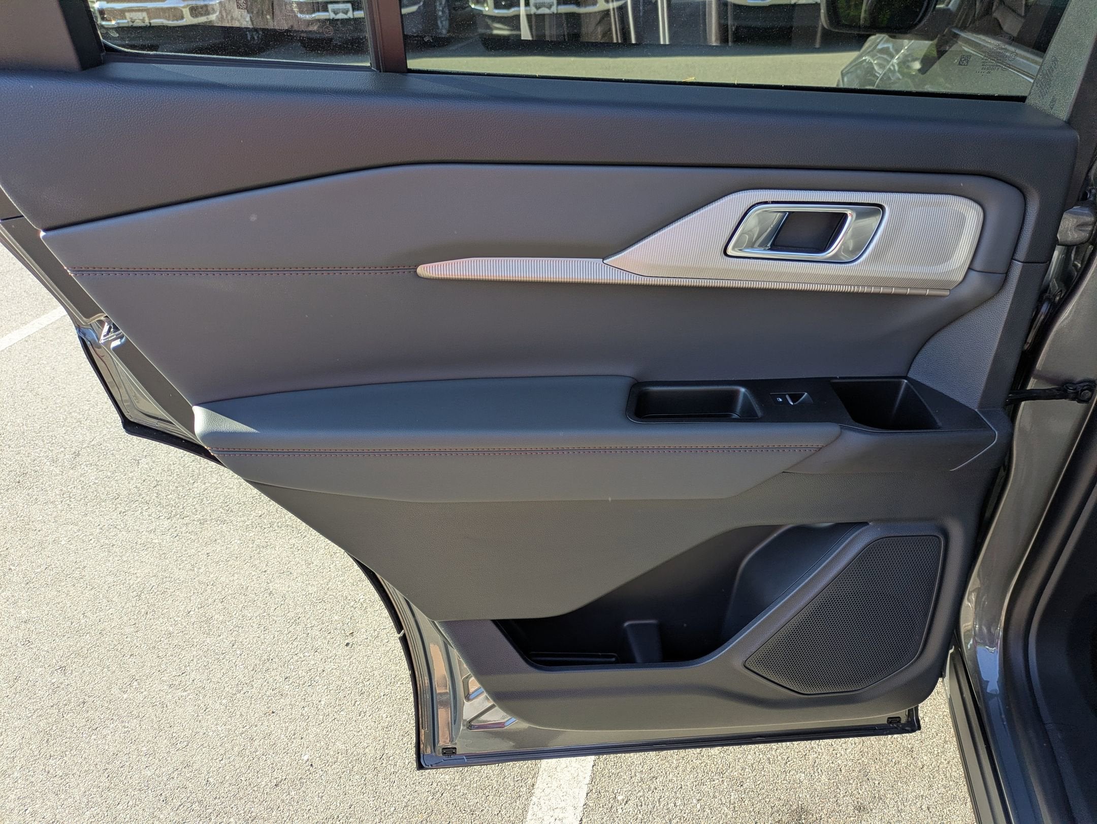 2026 Ford Explorer Active w/100A Pkg - Crossroads Courtesy Demo