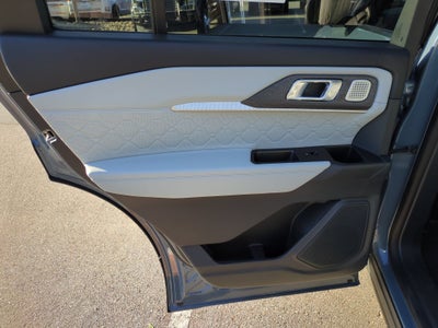 2027 Ford Explorer Platinum
