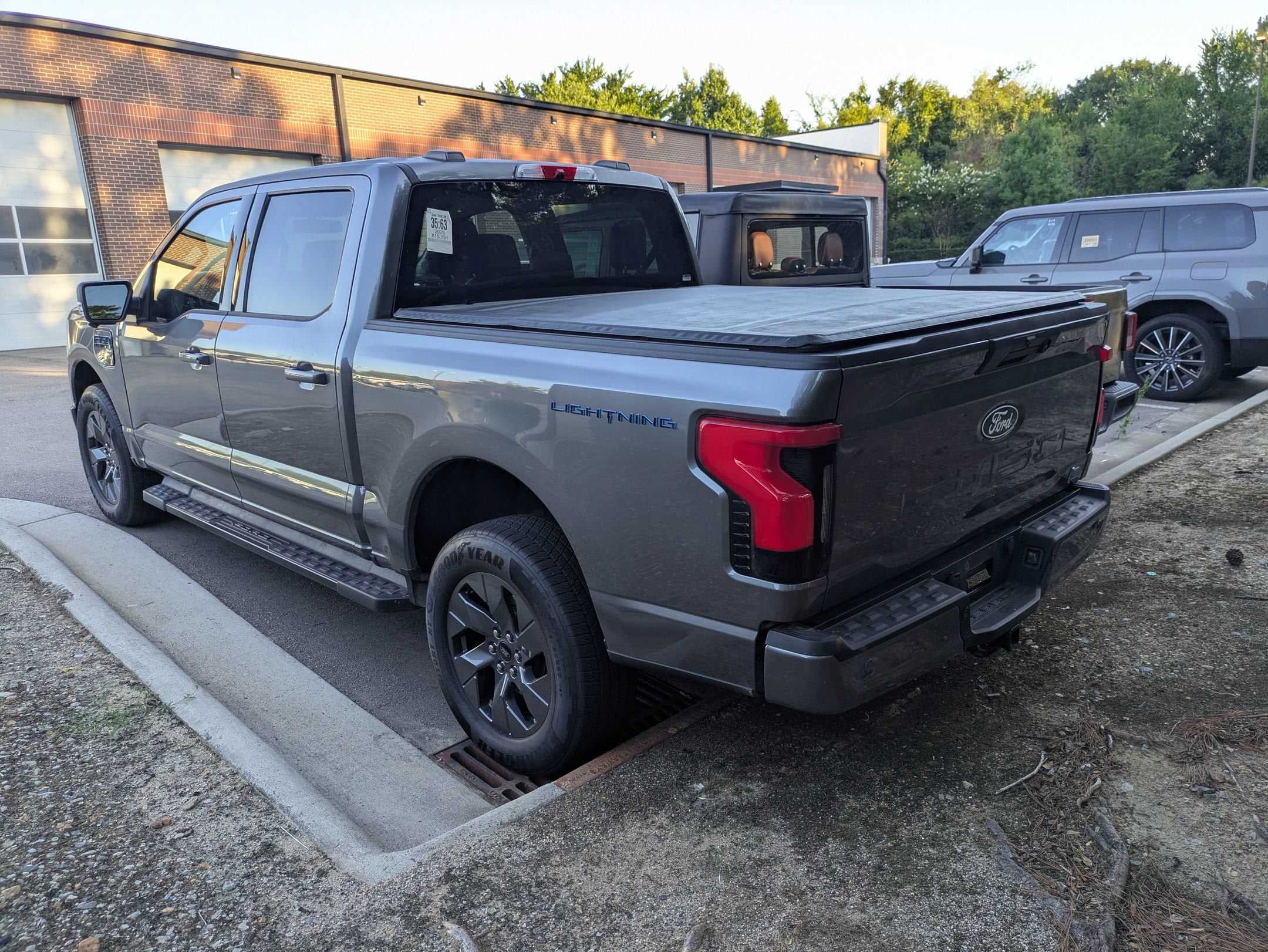 2025 Ford F-150 Lightning Flash