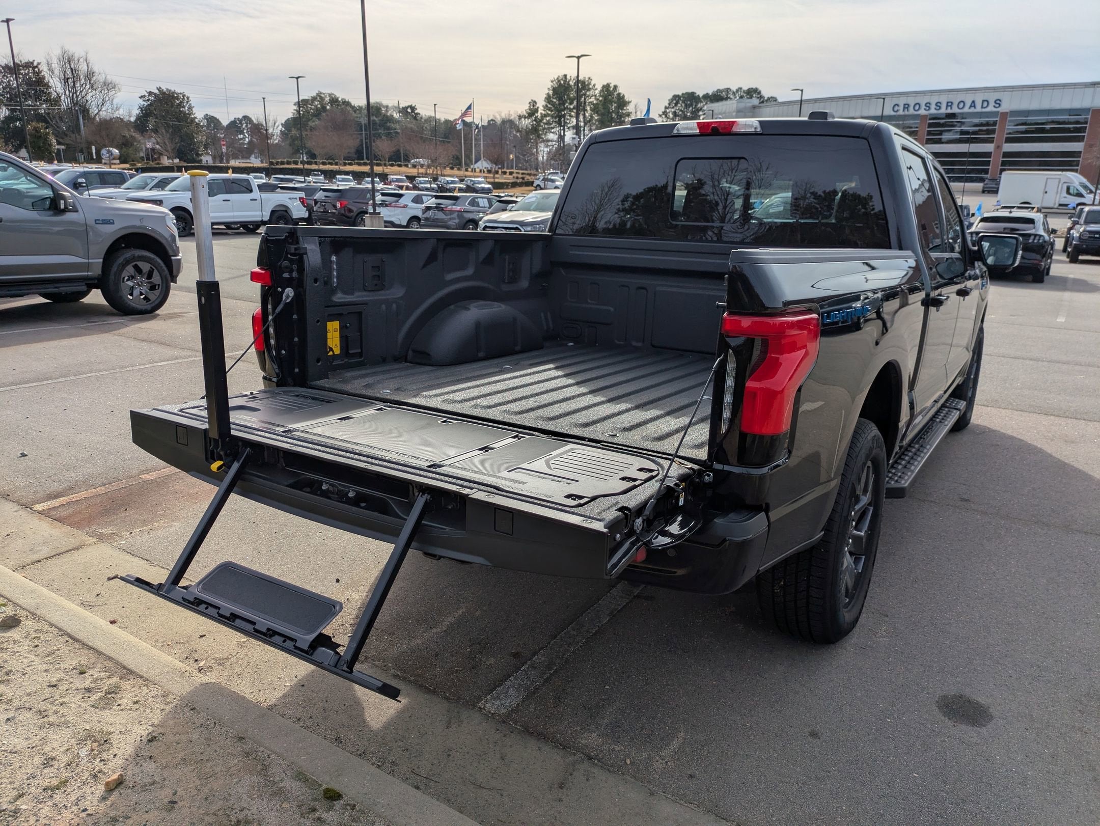 2025 Ford F-150 Lightning LARIAT